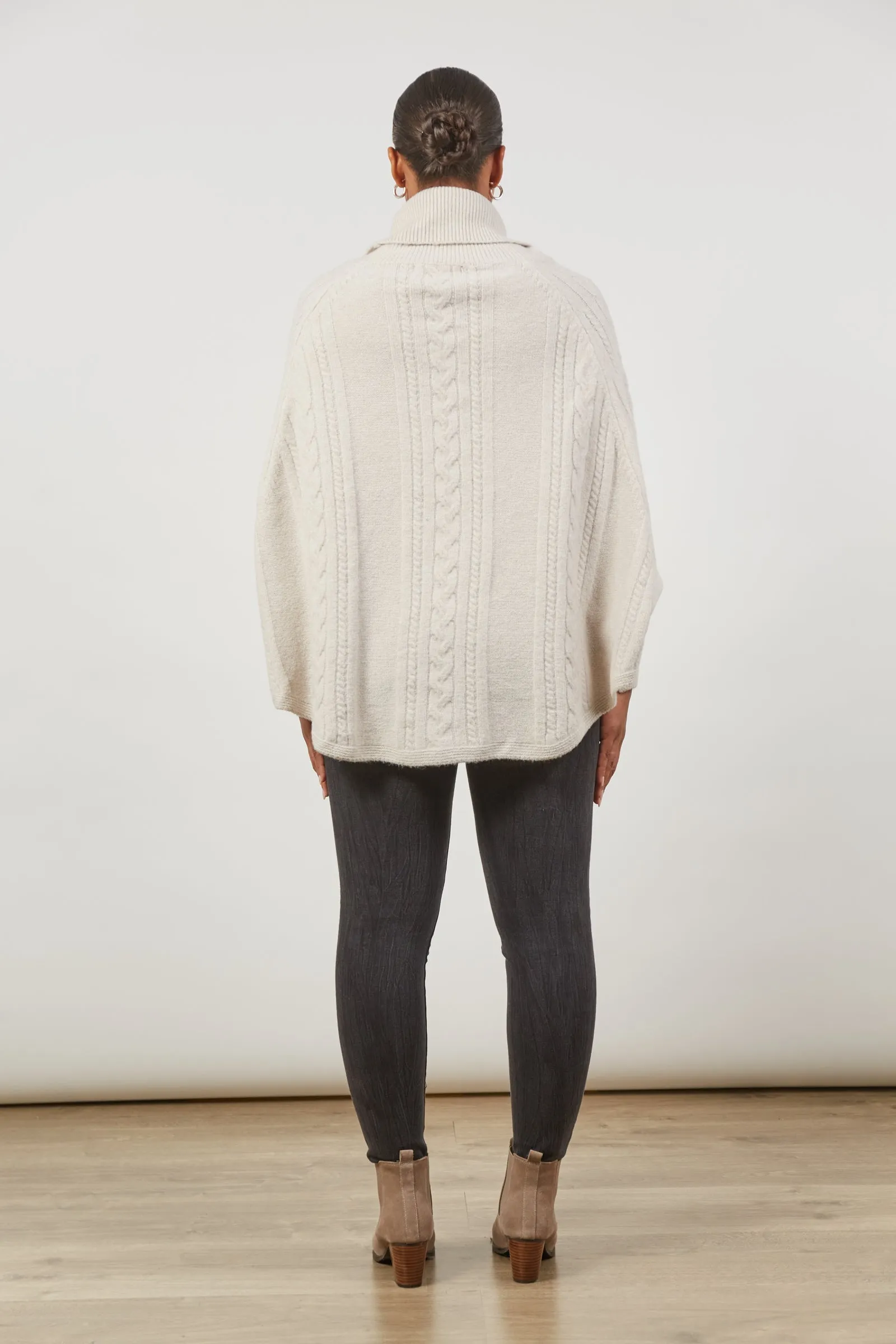 Renew Poncho - Creme