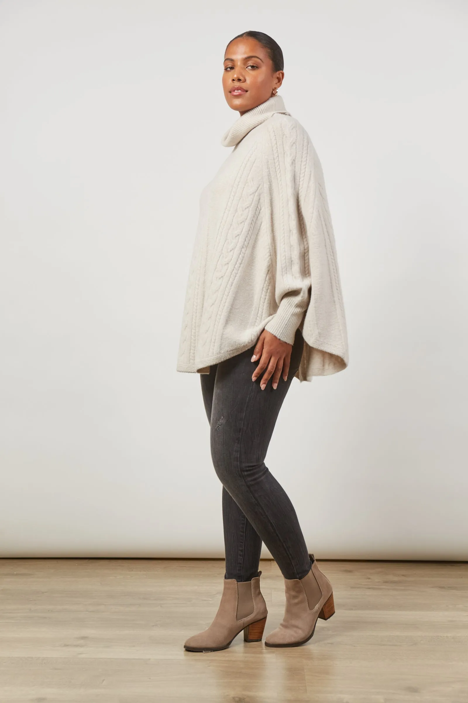 Renew Poncho - Creme